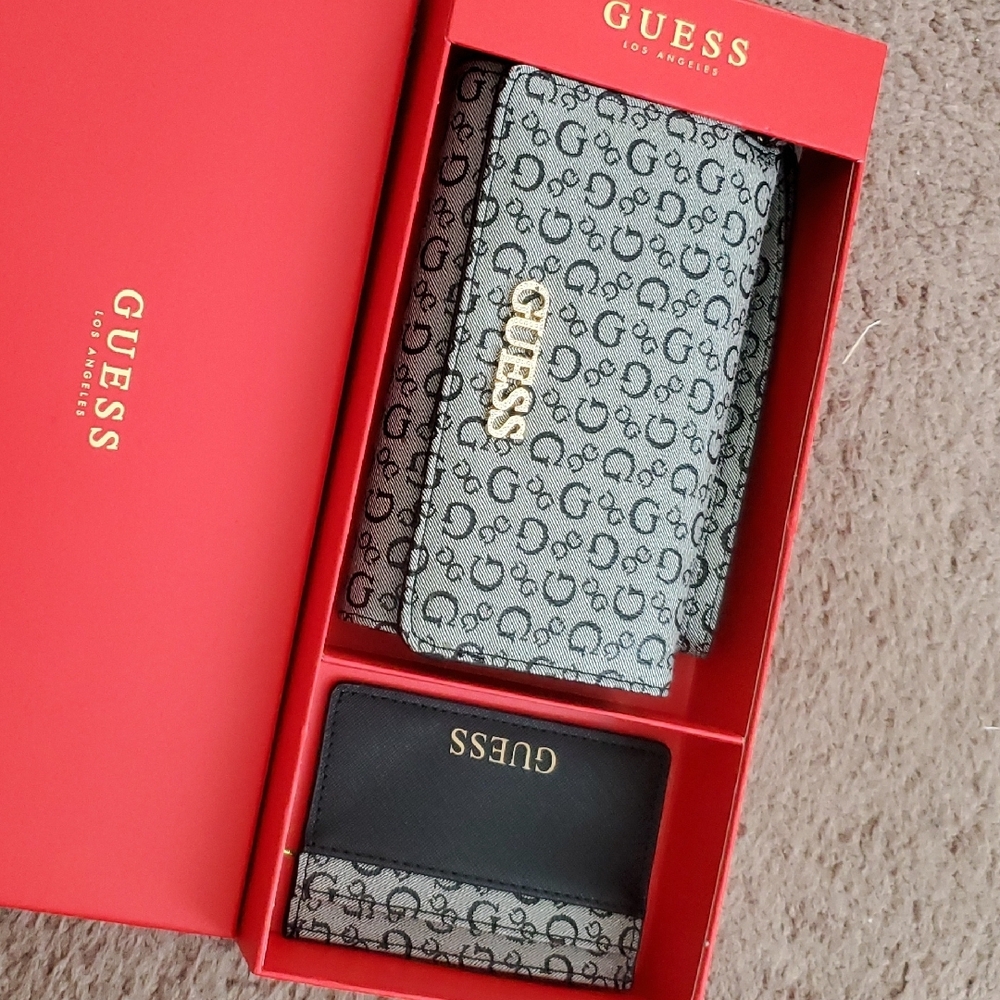 GUESS Gray and Black Card Holder Set